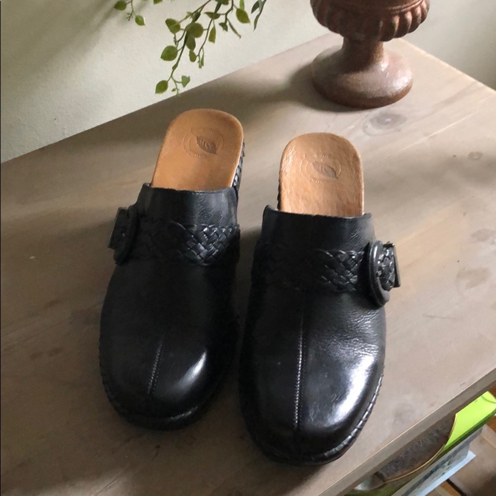 Barely worn black leather clogs
